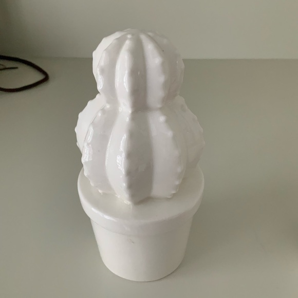 Decorative Ceramic White Small Sculpture Figurines Cactus’s Duo 6” X 2 Like New - Picture 6 of 7